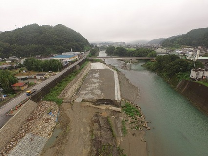 紀の川　防災・安全社会資本整備交付金事業（広域河川）工事