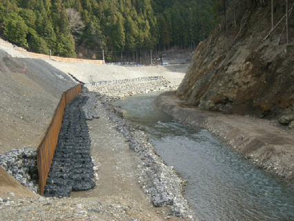 熊野川坪内地区土砂災害緊急対策工事