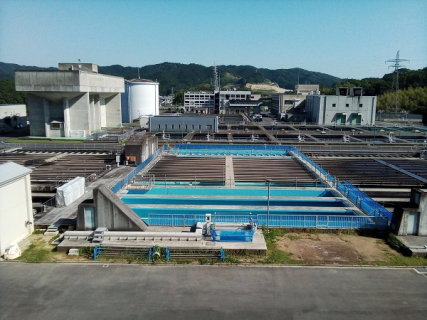 御所浄水場2系浄水施設構造物補修工事（4号池）