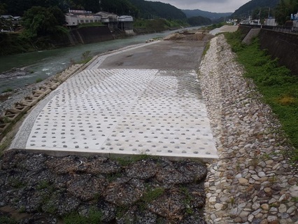 紀の川　防災・安全社会資本整備交付金事業（広域河川）工事