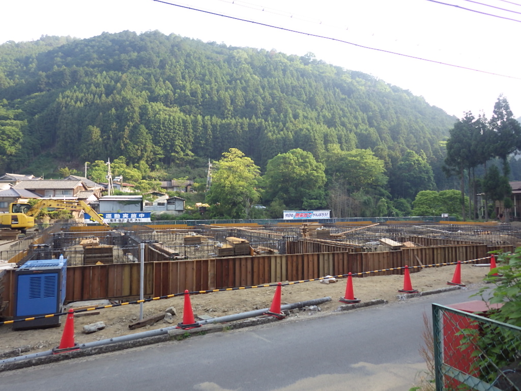 基礎工事開始